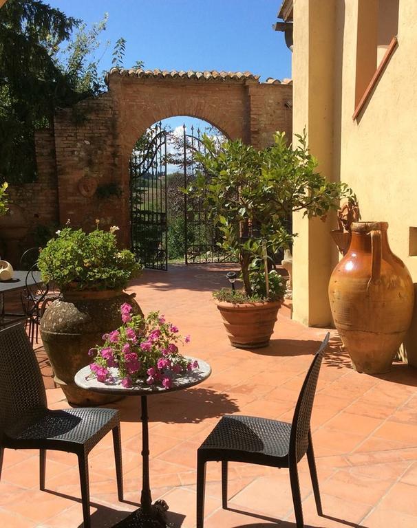 Isola d'Arbia Il Colombaio, Siena -Appartamenti E Camere- المظهر الخارجي الصورة